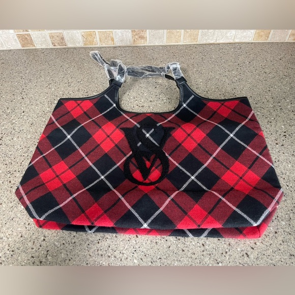 Victoria's Secret Handbags - NWT Victoria’s Secret Plaid Weekender Travel Tote Bag Red/Black Plaid